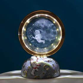 Lampe Astronut 3D Cristal – مصباح كروي ثلاثي الأبعاد للفضائي