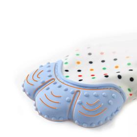 طقم رعاية الطفل – يشمل عضاضة سيليكون، ميزان حرارة، وشفاط أنف للأطفال لتنظيف آمن وسهل